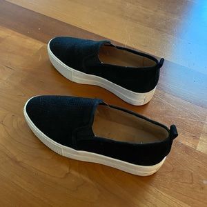 Slip on platform sneakers